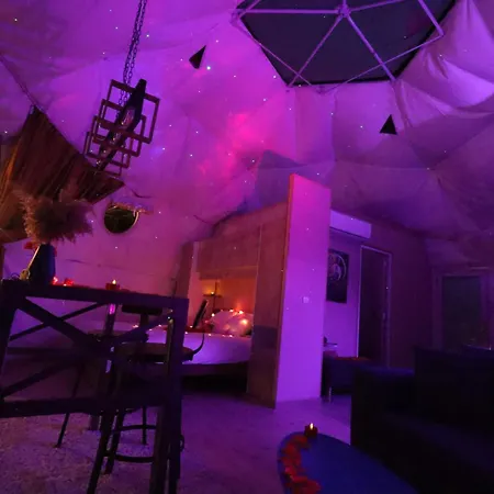 Campismo de Luxo Dome Cocon D'amour Privatif *
